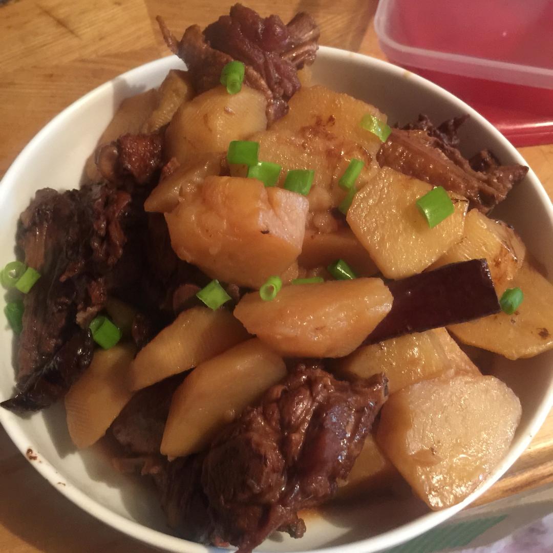 土豆焖鸭