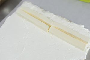 大白兔奶冻蛋糕卷 蛋白卷的做法 步骤9