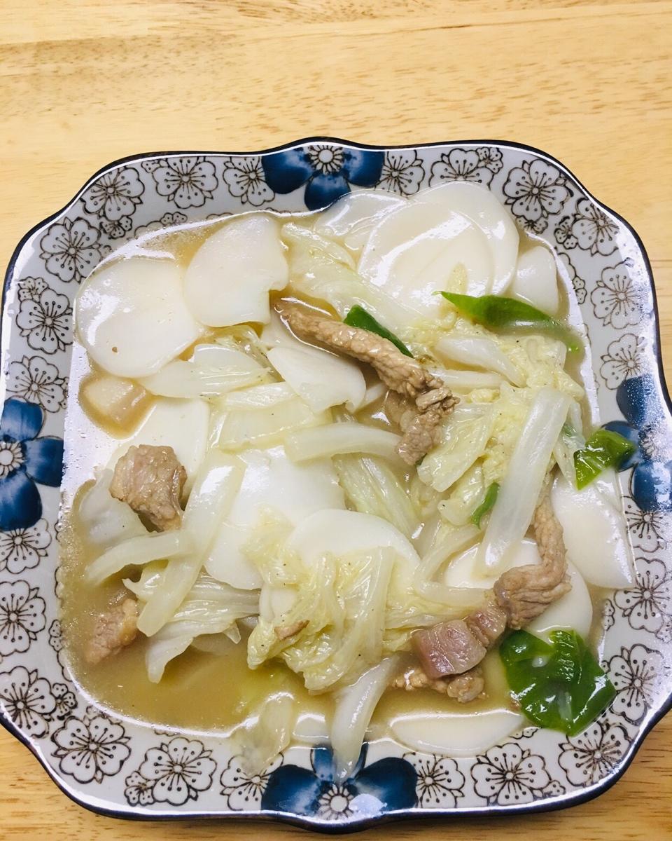 璐璐崽做的白菜肉丝炒年糕