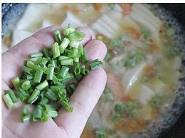 鲜菱虾仁豆腐汤的做法 步骤9