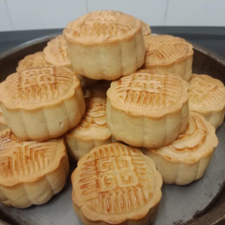 广式月饼——蛋黄莲蓉月饼
