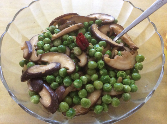 杂菇炒豌豆