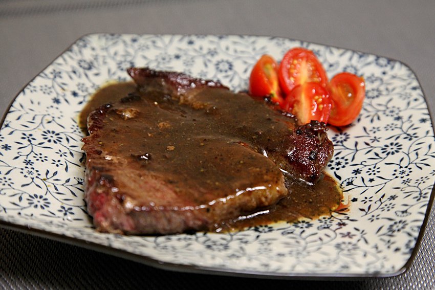 黑椒牛排（配土豆/鸡蛋，意面/蔬菜）