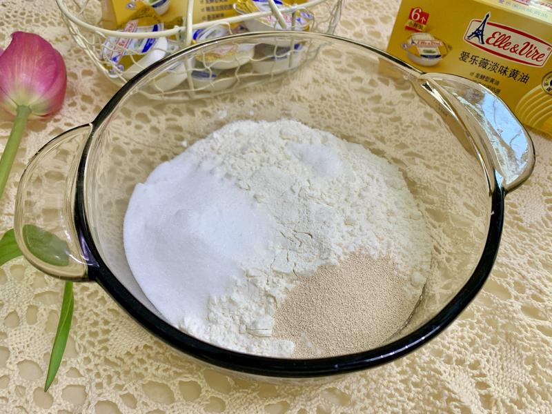 纯奶手撕吐司的做法 步骤1