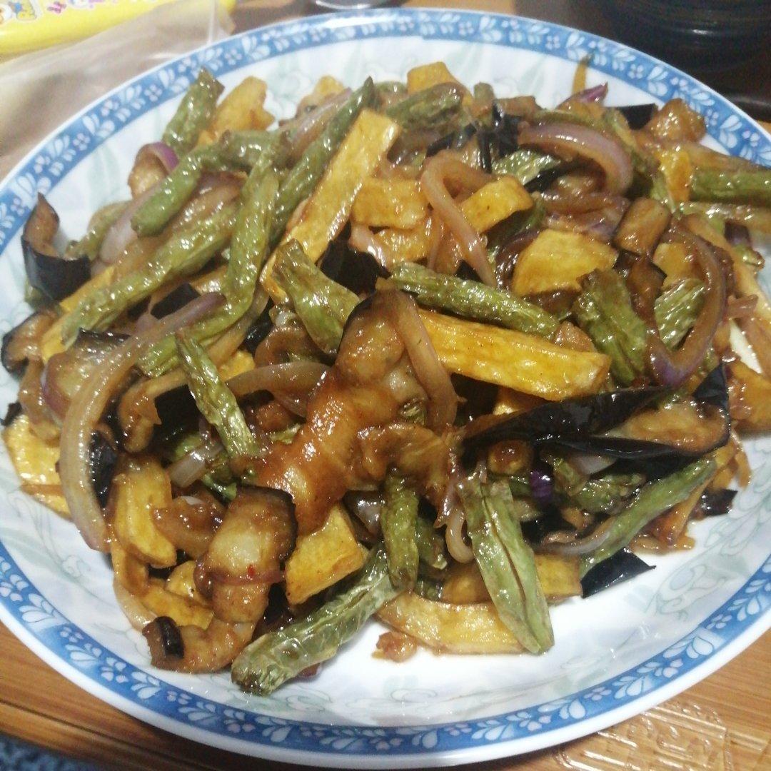 土豆茄子炖豆角