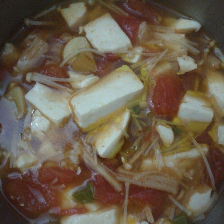 减肥期简单易做味道鲜美的番茄内酯豆腐汤