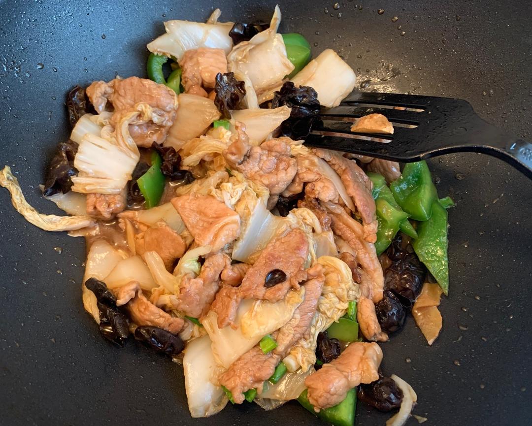 白菜木耳炒肉
