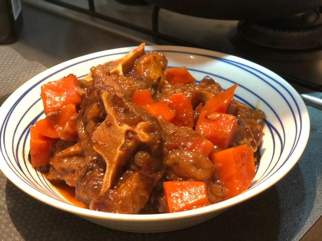 酱焖牛尾
