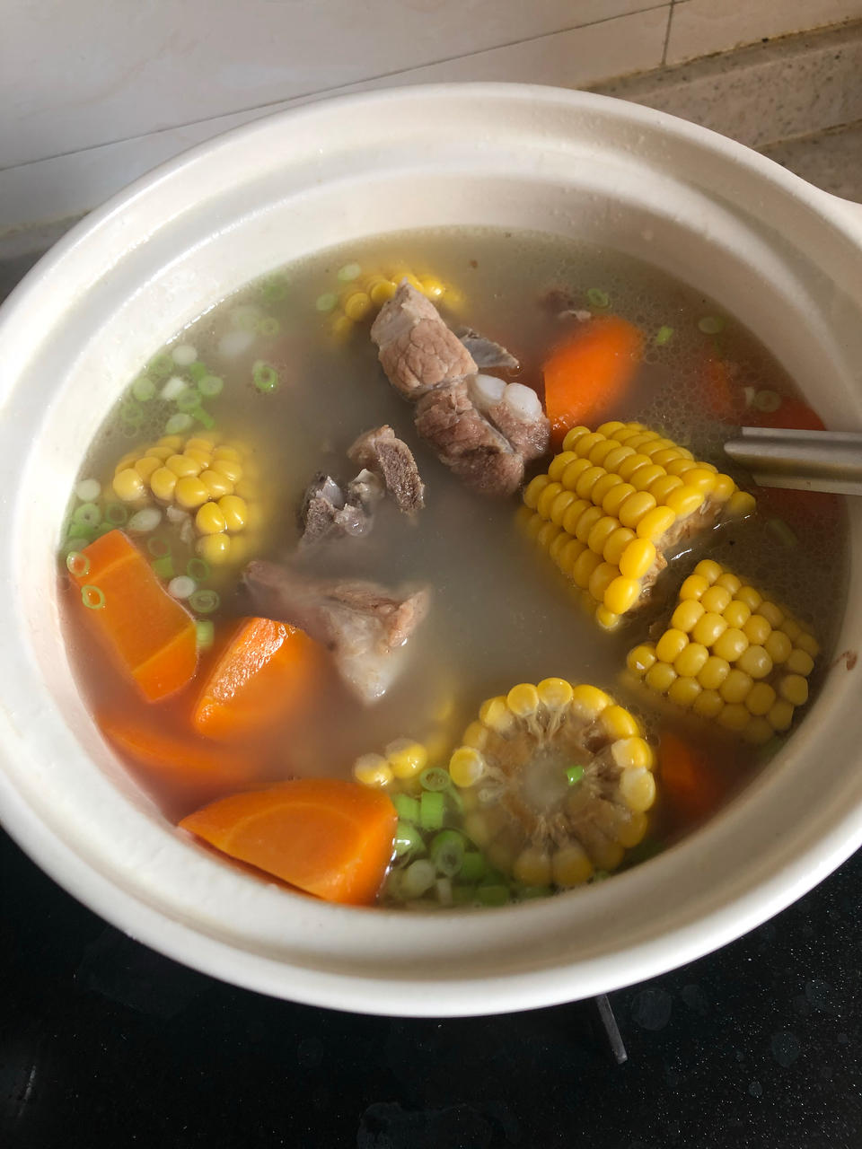 滋补养生 —— 玉米胡萝卜清炖排骨汤🌽