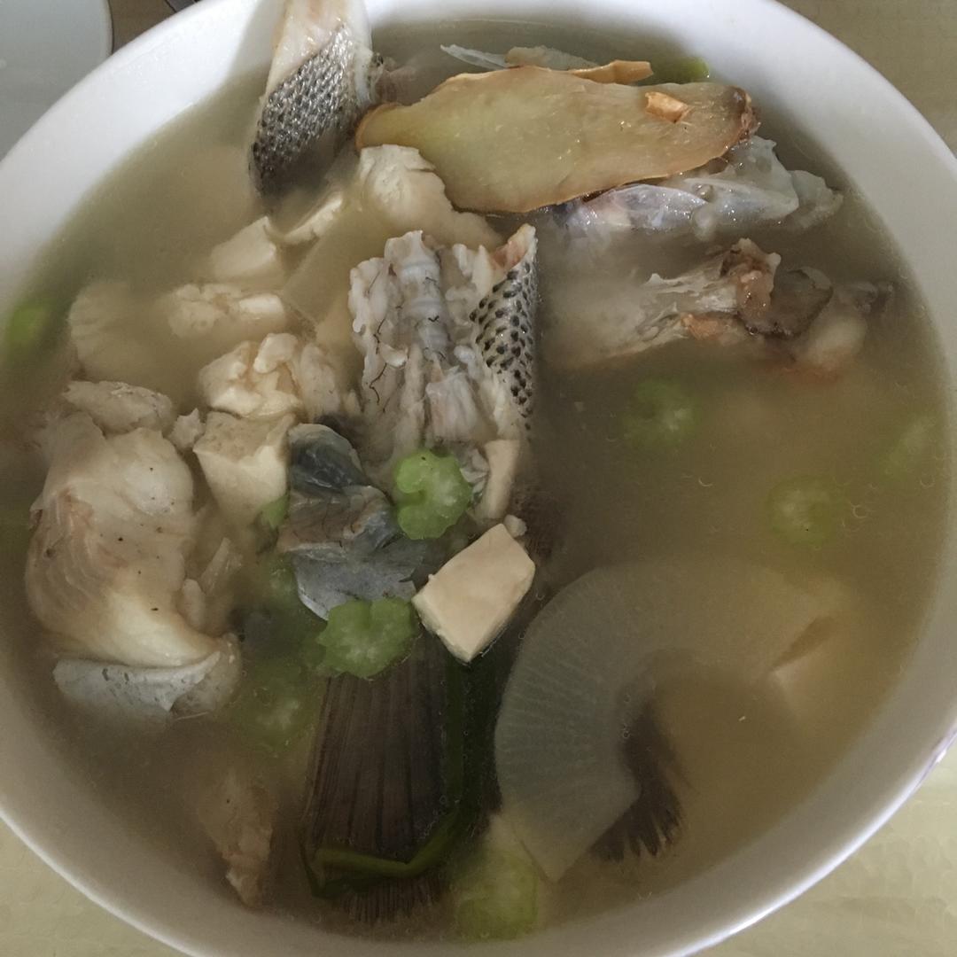 鲈鱼豆腐汤