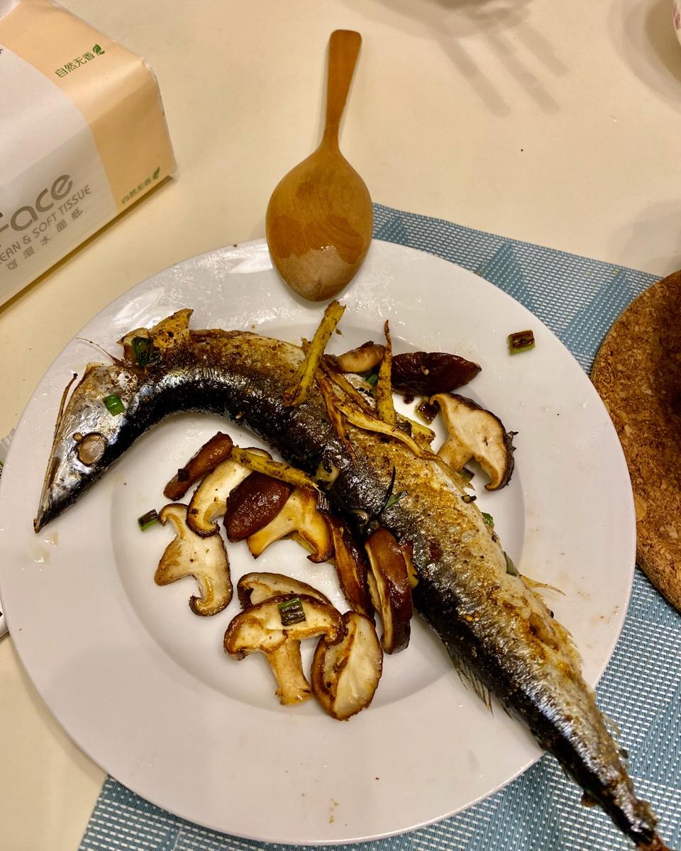 煎秋刀鱼