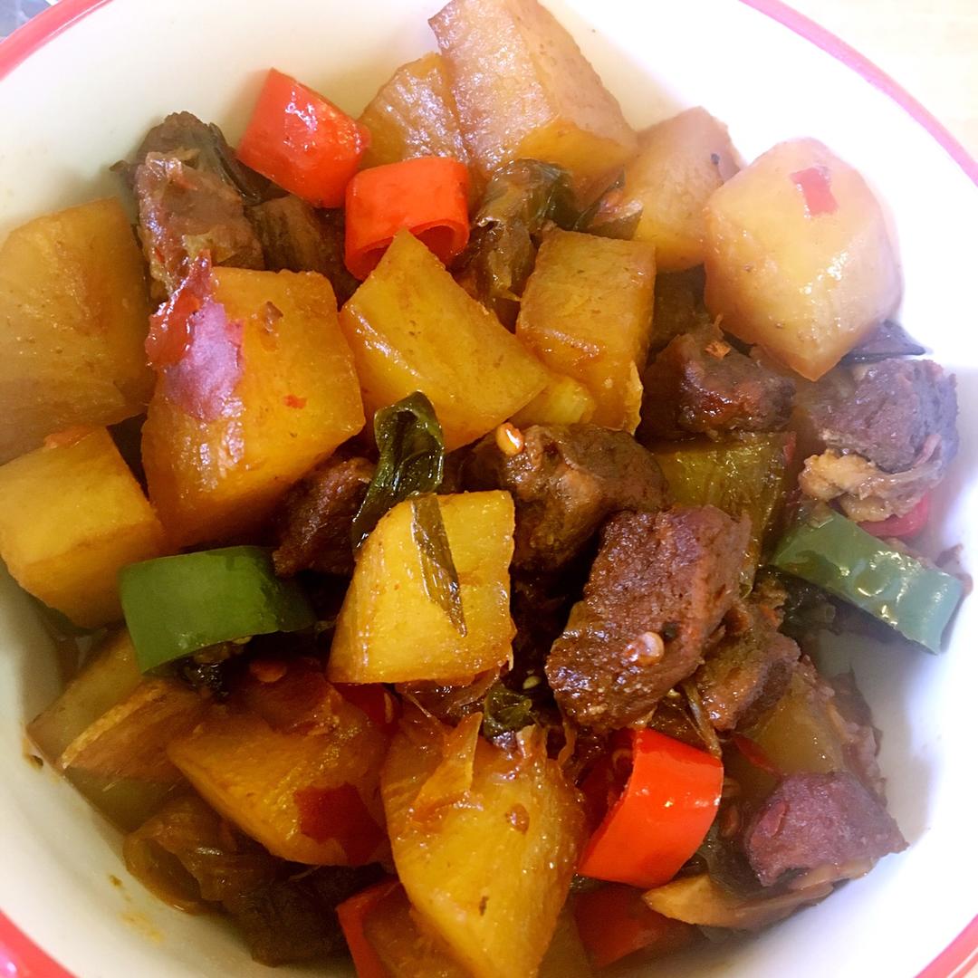 牛肉炖萝卜