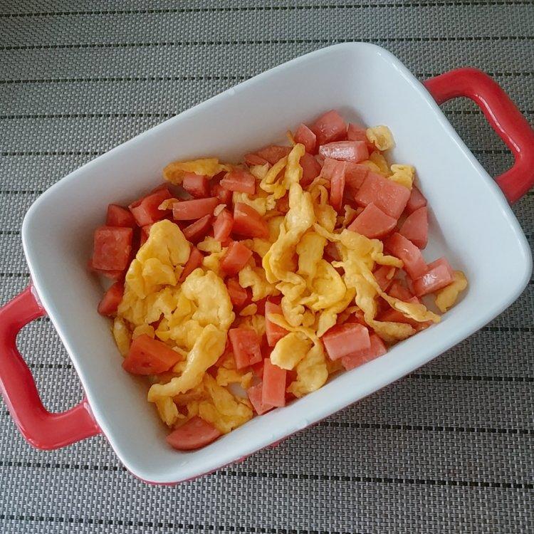 火腿肠炒鸡蛋