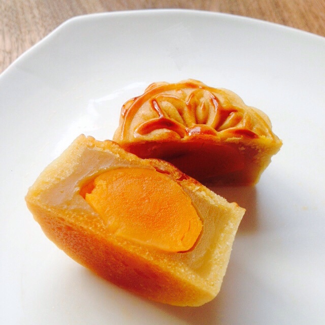 广式月饼——蛋黄莲蓉月饼