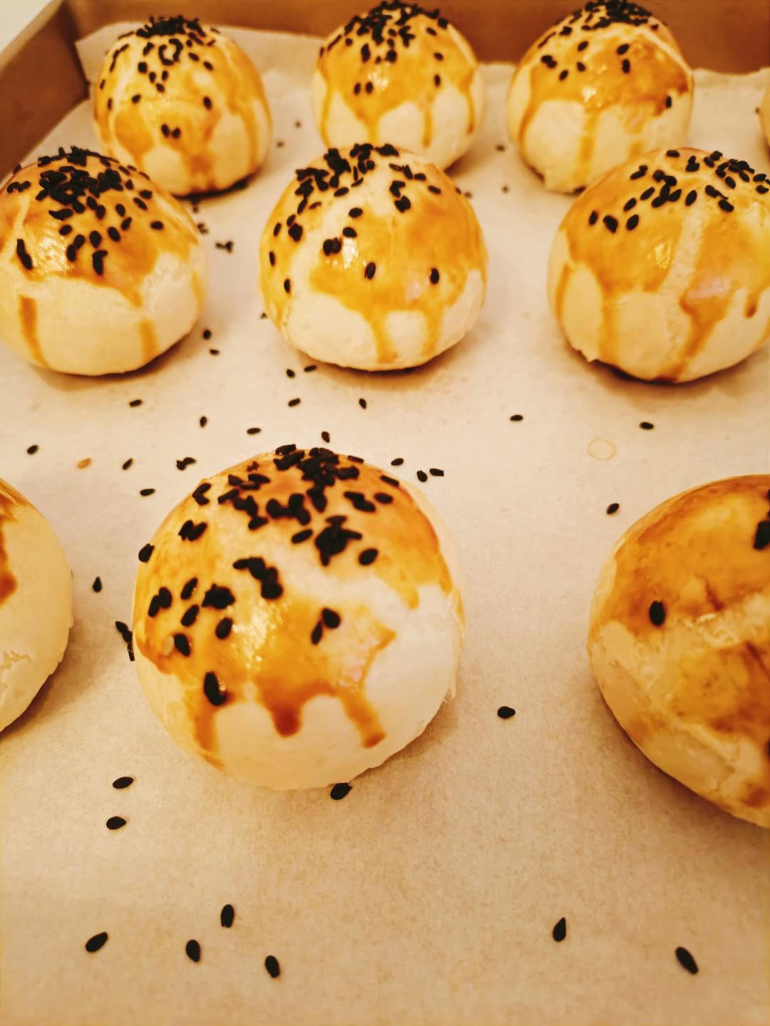 蛋黄酥（放置几天也很酥）