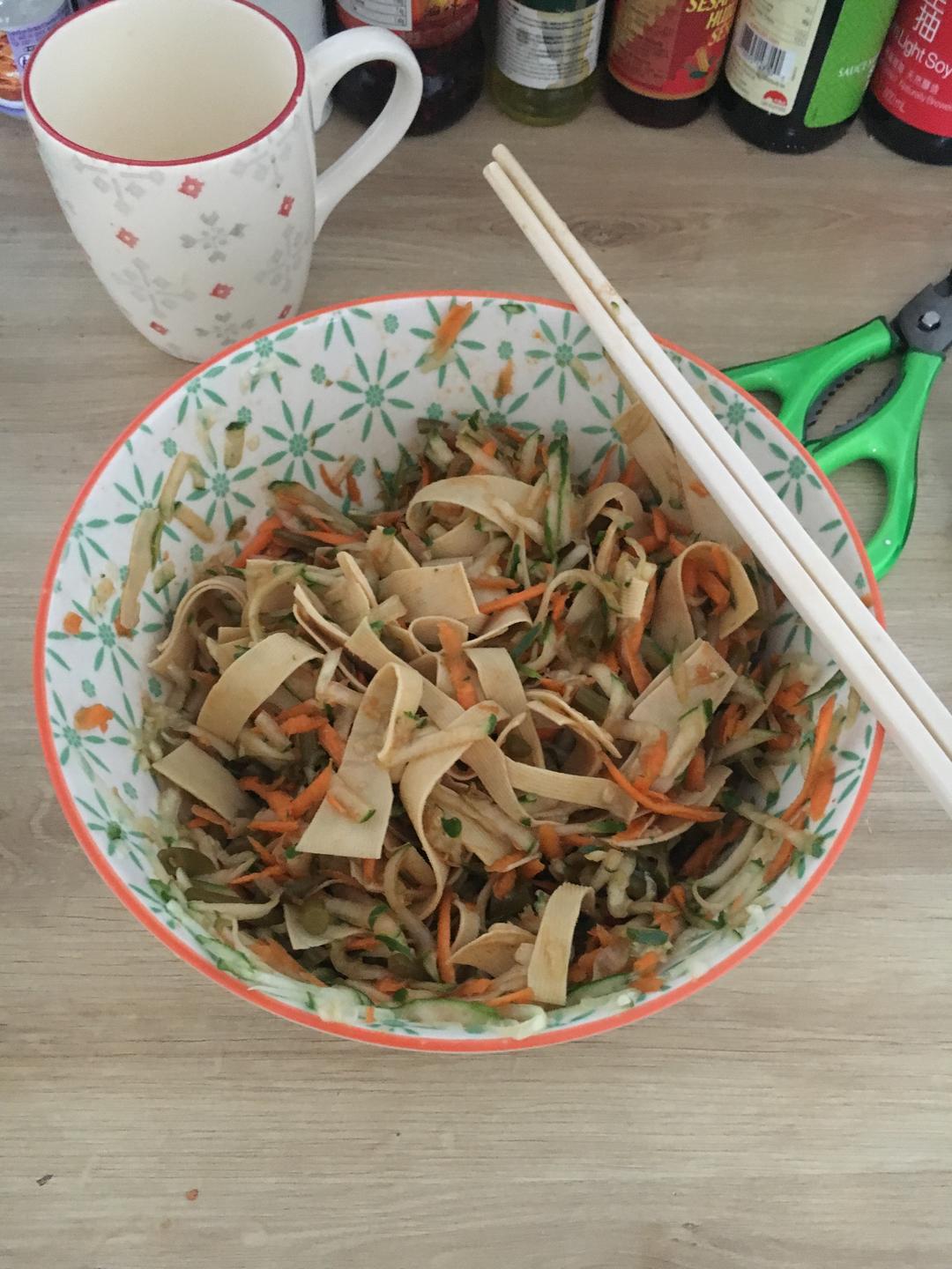 凉拌黄瓜豆腐皮