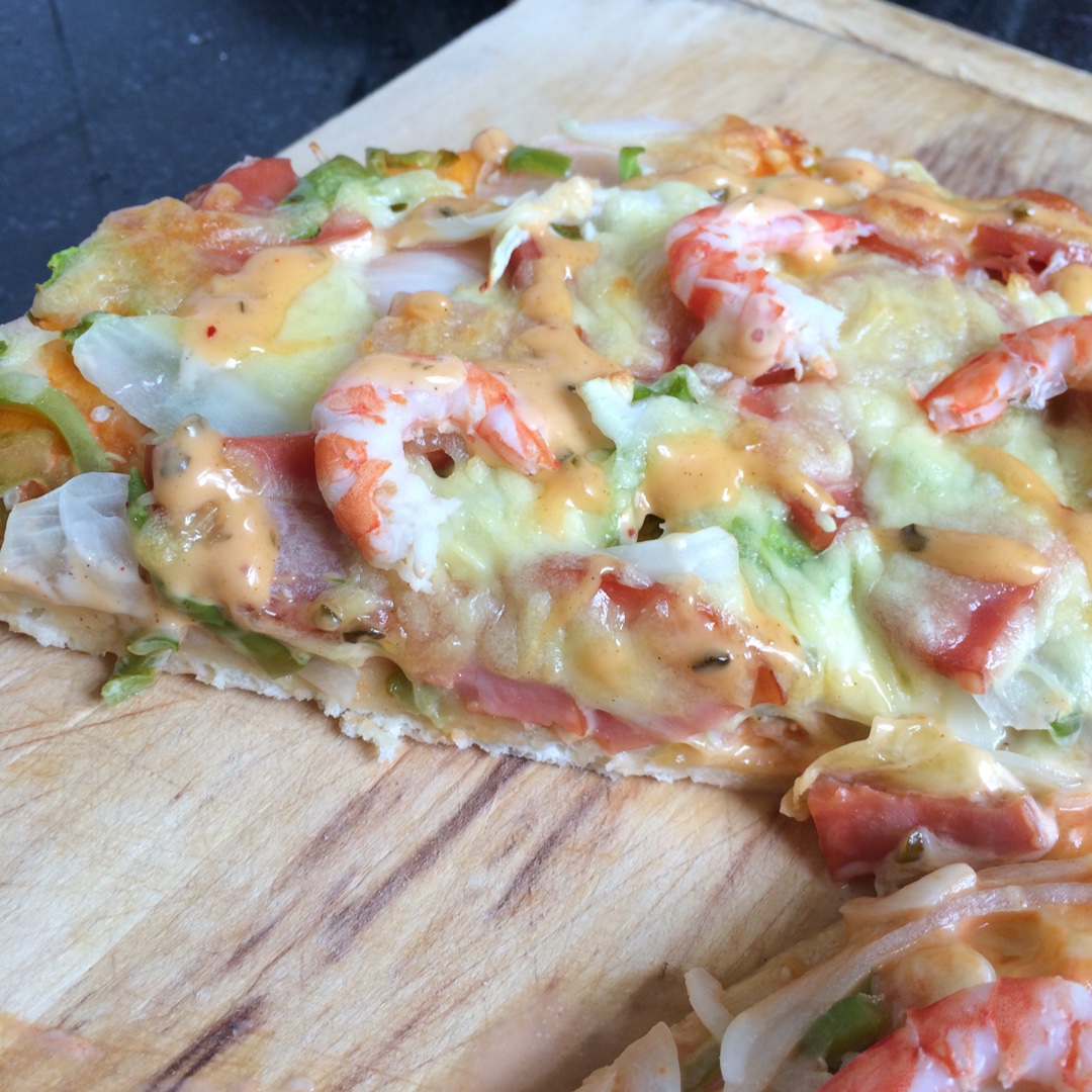 薄饼脆皮火腿pizza