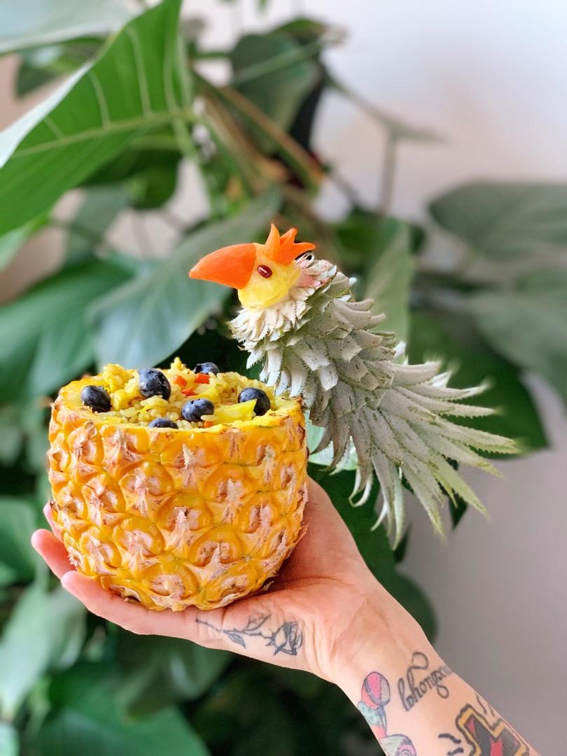 水果拼盘-鹦鹉菠萝凤梨