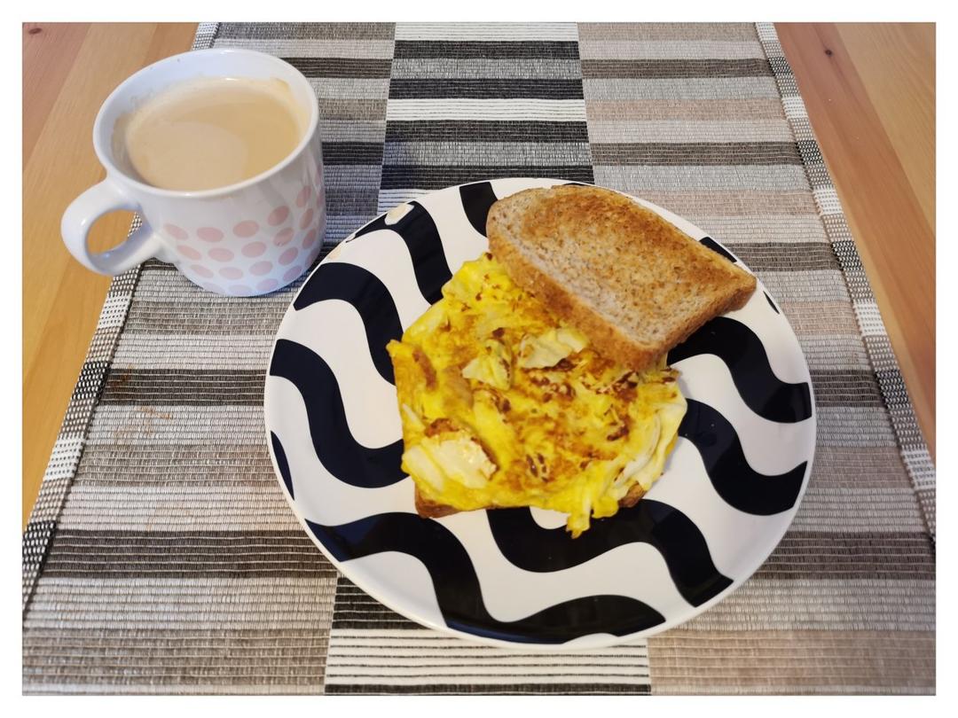 卷心菜蛋饼火腿三明治