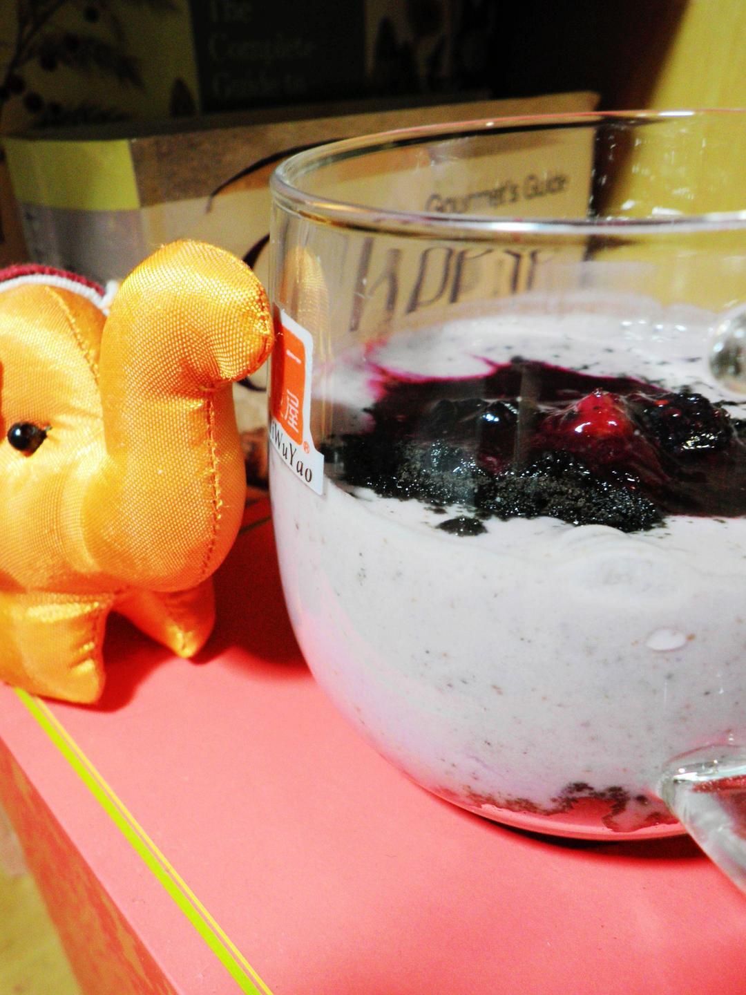 杯里面的景色  蓝莓的做法