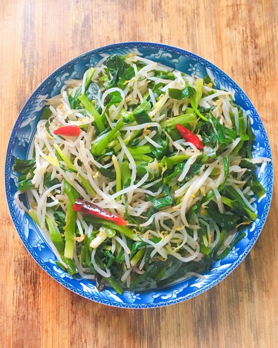 绿豆芽炒韭菜