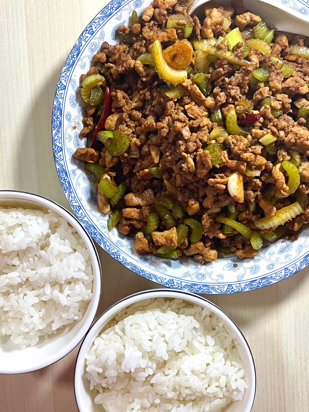 下饭菜：肉末芹菜