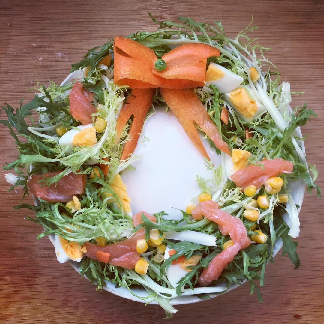 圣诞蔬菜花环沙拉