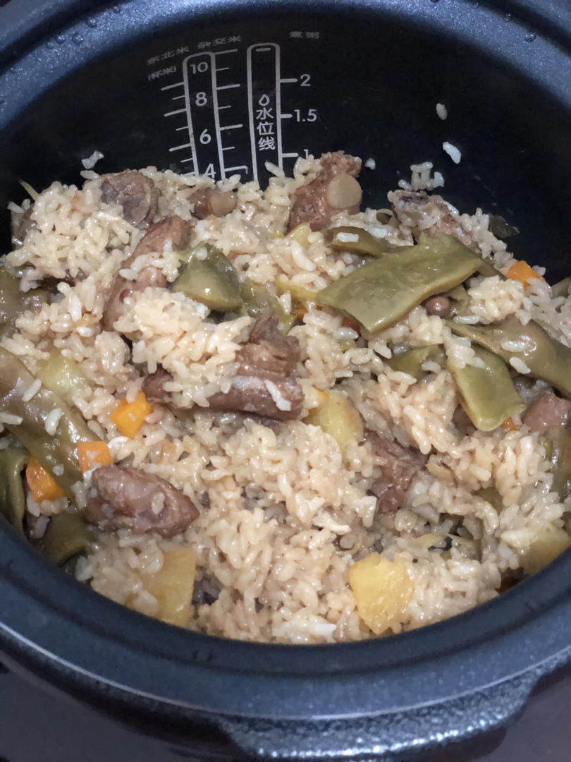 电饭锅排骨土豆焖饭