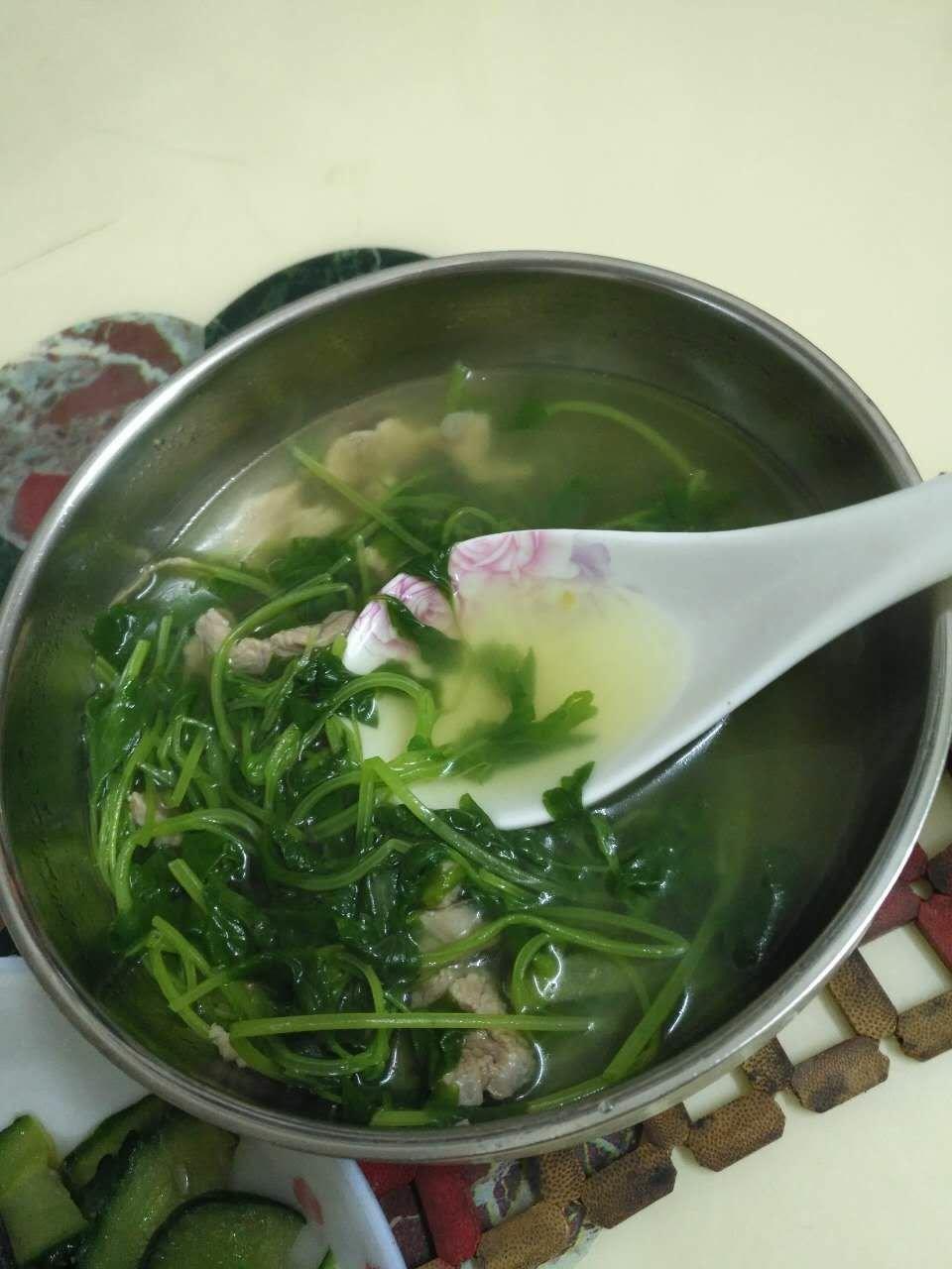 好烦哦全被占用了做的益母草瘦肉汤 (痛经,经量少的m m必备食疗)