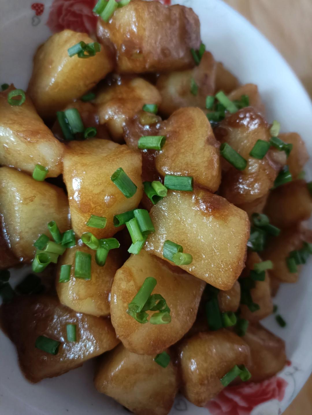 🔥巨下饭，软糯入味！比肉还好吃的红烧土豆