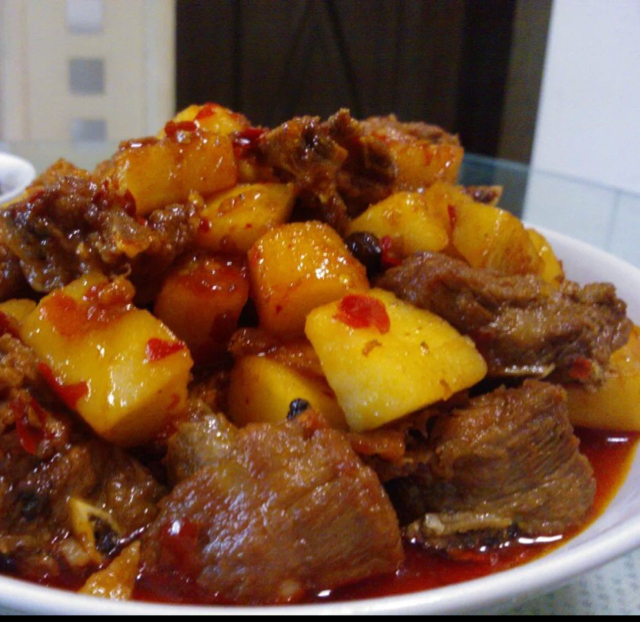 川味土豆烧排骨