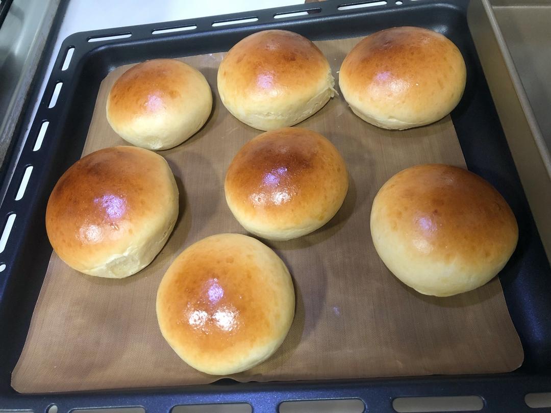 大人小孩都爱不释口的【蜂蜜牛奶小餐包】