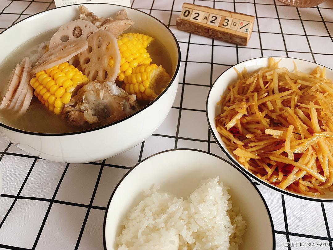 玉米莲藕筒骨汤