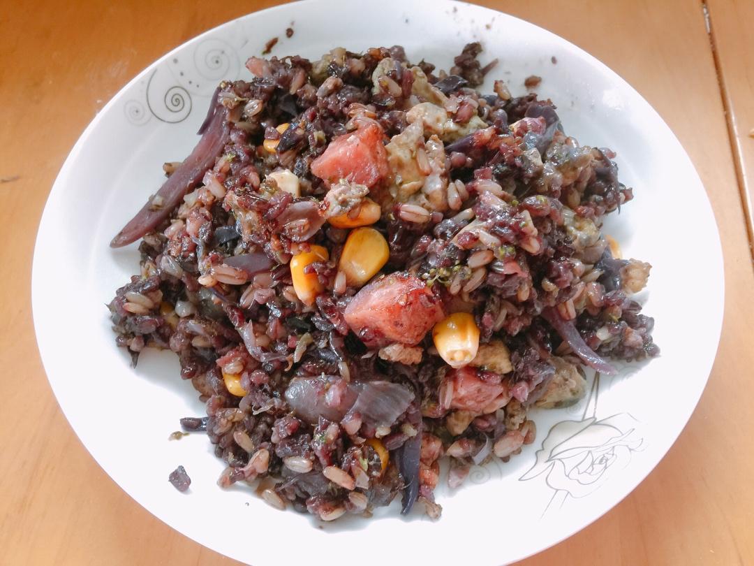 好吃到爆炸的粗粮紫甘蓝炒饭（减脂必备）