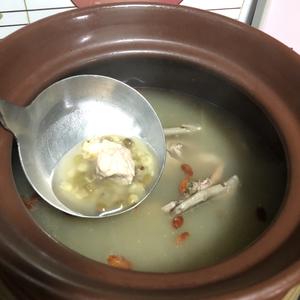 老广菜单每周必备汤水3「绿豆鸽子瘦肉汤」的做法 步骤3