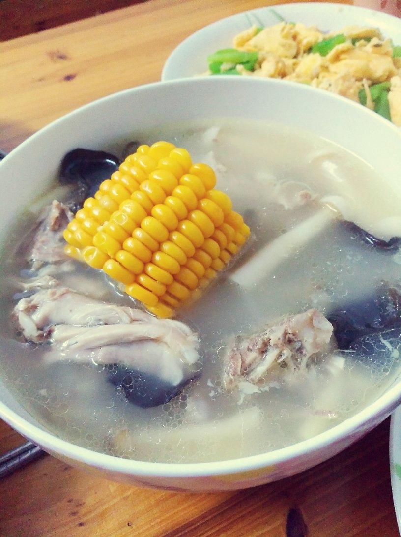 电饭锅香菇鸡汤