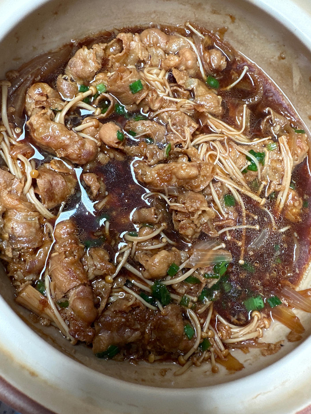 超快手‼️简单‼️的金针菇肥牛煲