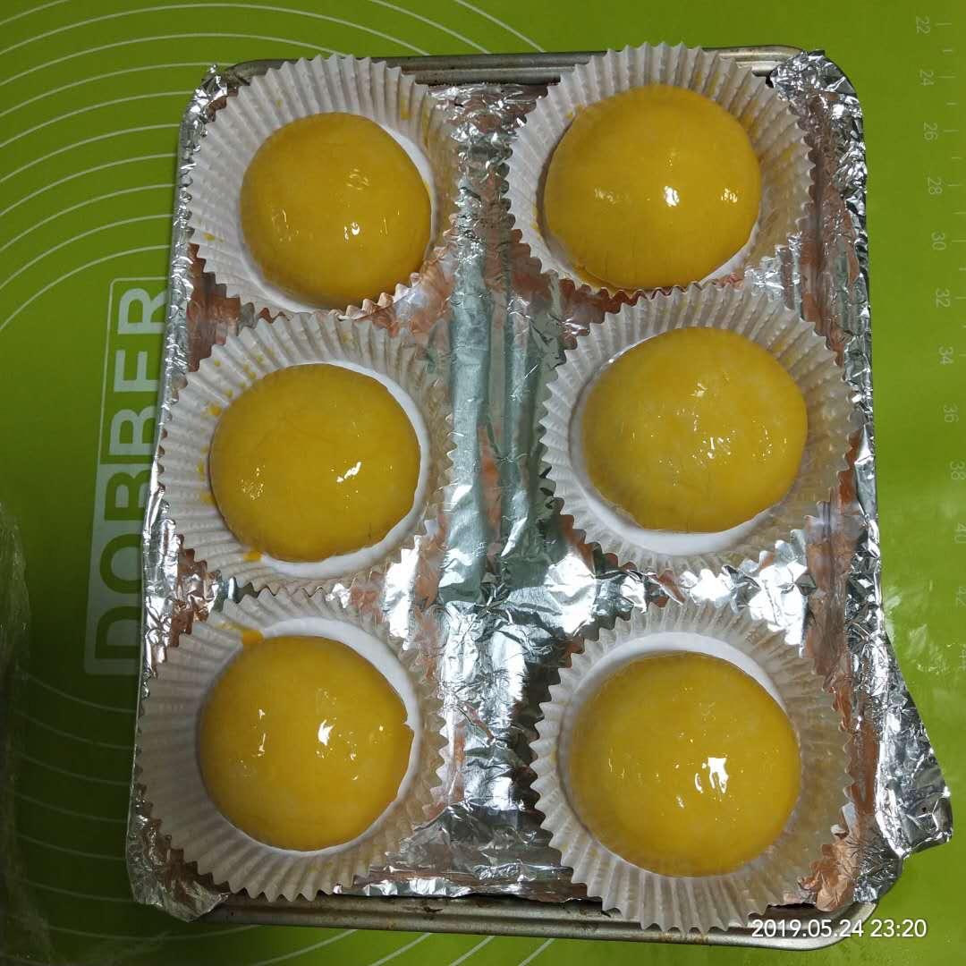 好吃到炸裂的港式菠萝包（附带制作酥皮的小视频）