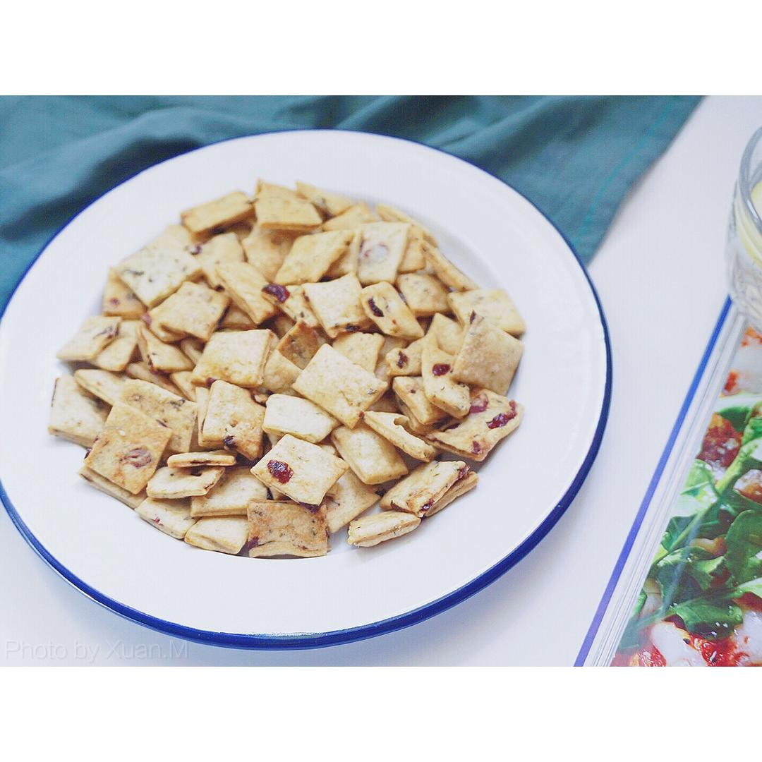 玉米油海苔蔓越梅饼干