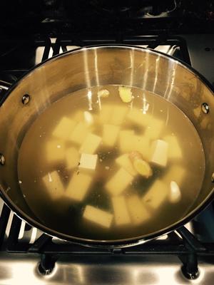 潺菜皮蛋玉子豆腐汤的做法 步骤4