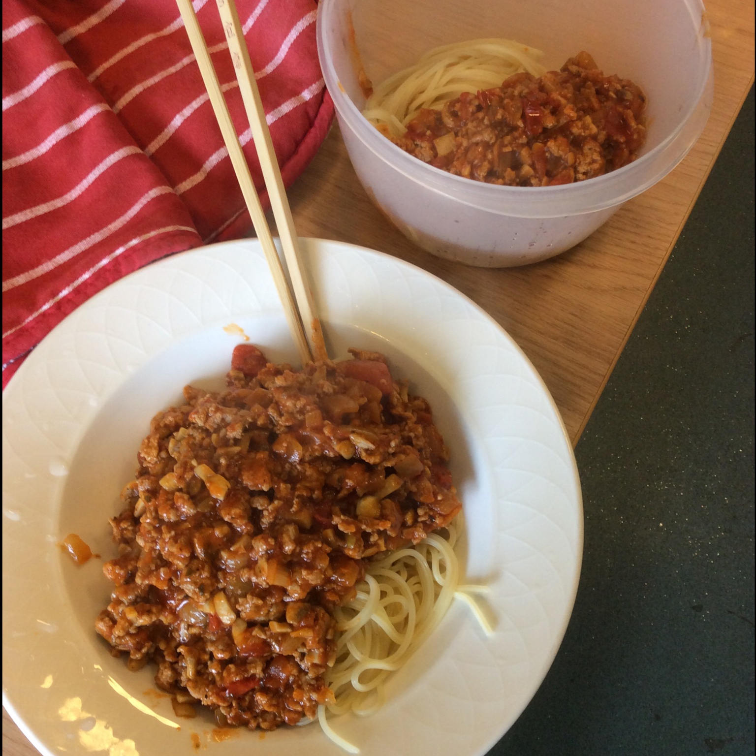 蕃茄蘑菇肉酱意大利面