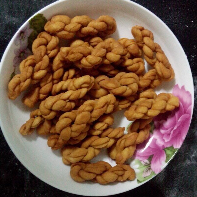 鸡蛋小麻花