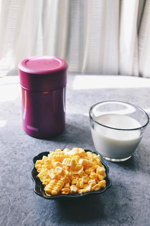 牛奶玉米汤 膳魔师焖烧罐版的做法 步骤1