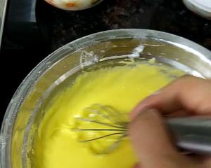 奶油裱花生日蛋糕的做法 步骤2