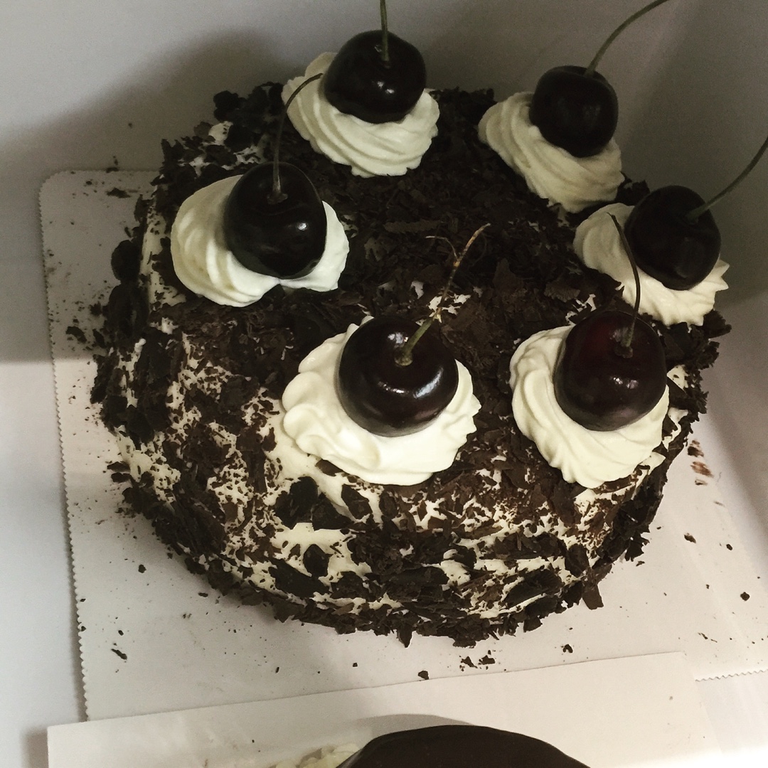 颜值超高的人做的黑森林蛋糕