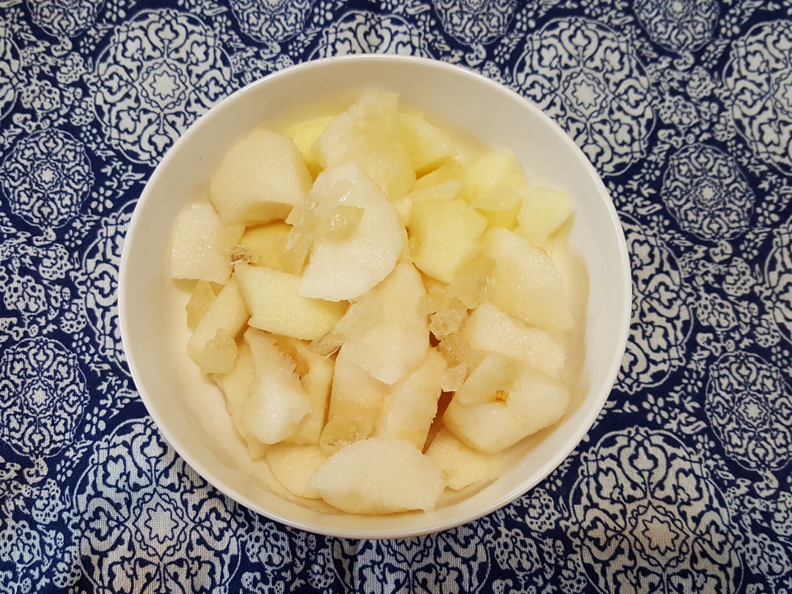冰糖炖香梨·食疗治咳嗽的做法 步骤1