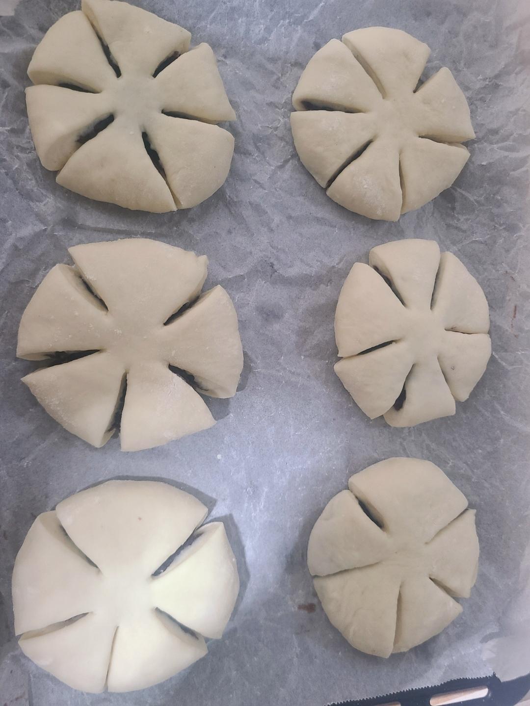 豆沙花朵面包（附红豆馅做法）