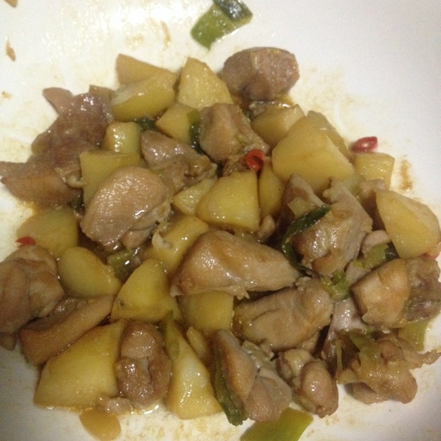 土豆炖鸡块