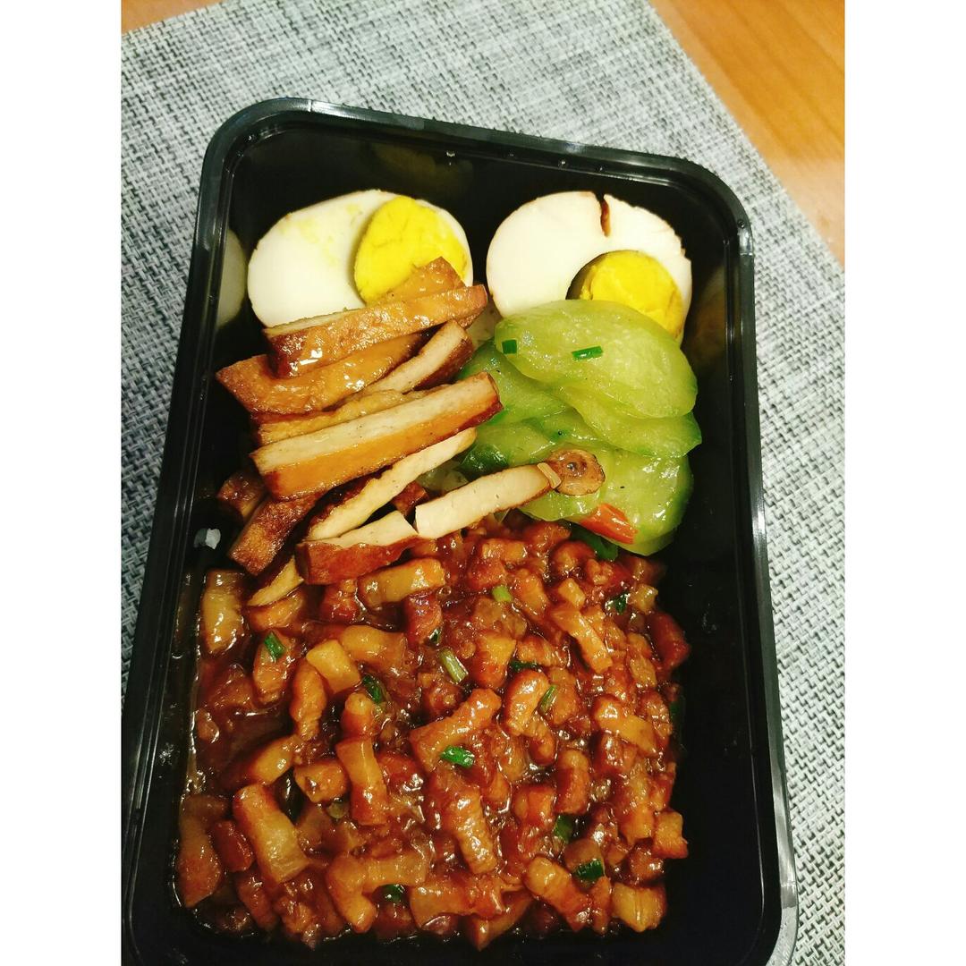 洋葱酥卤肉饭