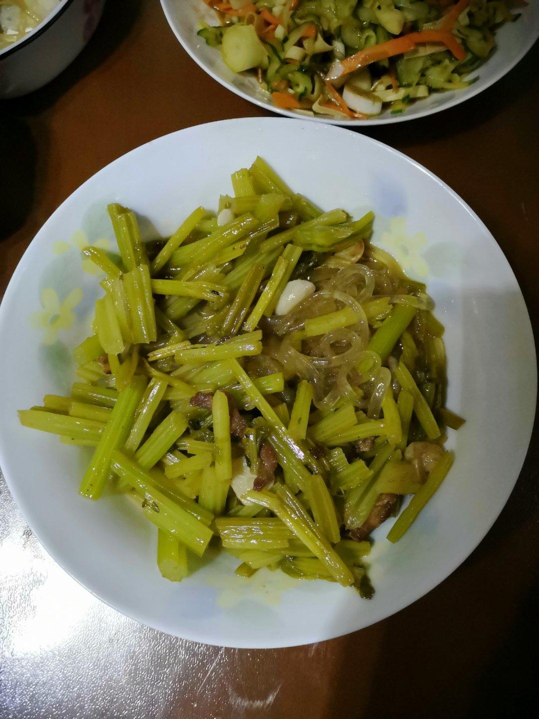 芹菜炒粉条